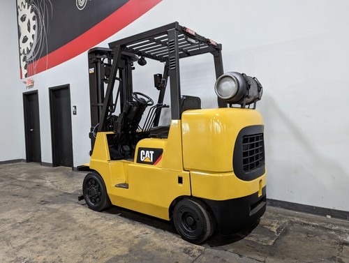2019 CATERPILLAR GC35K 2 STAGE 7000LB CUSHION LPG FORKLIFT STK 13762 - Picture 2 of 11