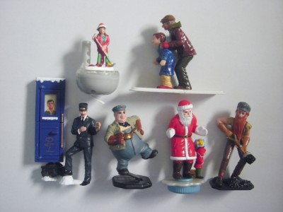 THE POLAR EXPRESS 2004 KINDER SURPRISE FIGURES SMALL SET  FIGURINES COLLECTIBLES