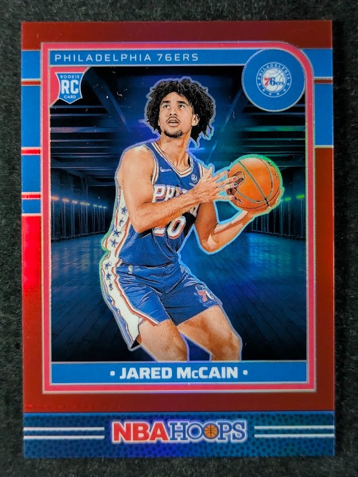 2024-25 Panini NBA Hoops JARED MCCAIN 45/99 RC Premium Red Prizm SP #246