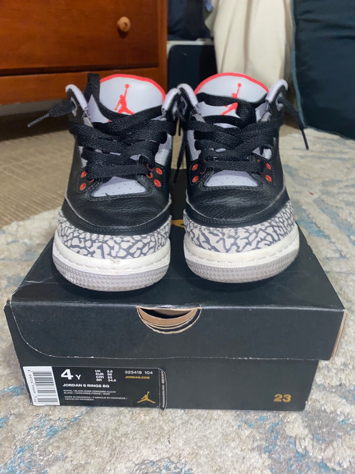 Jordan 3's Black Cement Size 4
