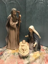 O'Well Novelty Porcelain Nativity Scene Joseph, Mary and Baby Jesus in Manger