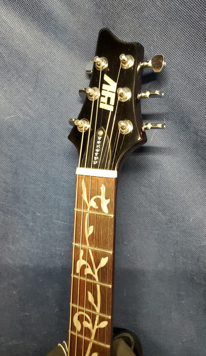 IYV IPF300 TSB GUITAR Semi Hollow Body RH AcousticElectric Tobacco