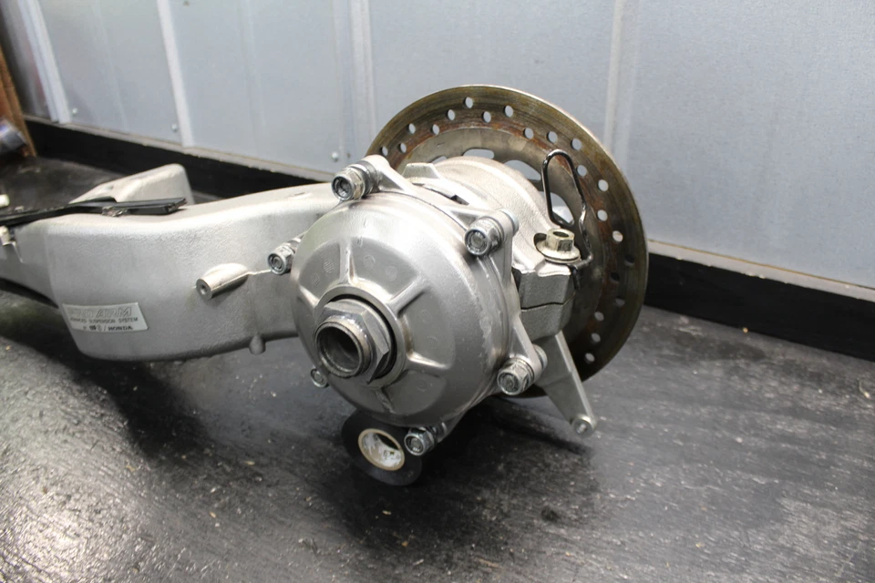 02-09 HONDA INTERCEPTOR 800 VFR800 REAR SWINGARM BACK SUSPENSION SWING ARM 2002 - Image 3 of 4