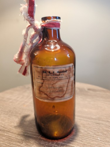 Old Vintage Glass Medicine Jar Veterinarian Bottle  Decor 500 Mils Brown
