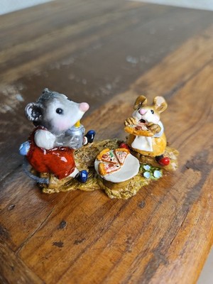 Wee Forest Folk 'Possum's Pizza Party' M-244 Miniature Mouse Figurine Excellent
