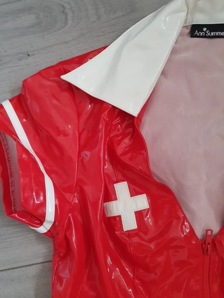 Nuevo sin etiquetas Vestido y Sombrero de Enfermera Travieso PVC Rojo Ann Summers De Colección Talla 10-12  Foto 3 de 4