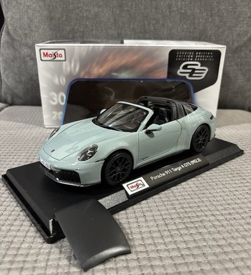 マイスト　ポルシェ911 タルガ Maisto Porsche 911 Targa 4 GTS (992.2) Gray 1/18 Scale
