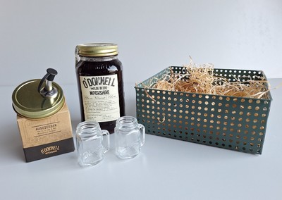 O'DONNELL MOONSHINE Likör ''Wilde Beere'' Set in exquisiter Geschenkverpackung