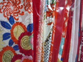 Red Orange Pink  Silk Kimono Fabric Scrap Bag Set of 23 pieces Small Pieces