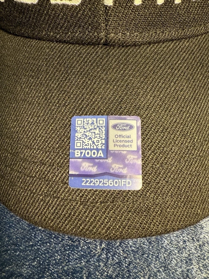 Sombrero negro Ford Mustang. Producto con licencia oficial.  Foto 2 de 4