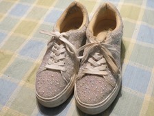 BETSEY JOHNSON BEAUTIFUL SIDNEY RHINESTONE /PEARL COVERED SNEAKERS/SHOES SZ 7.5M