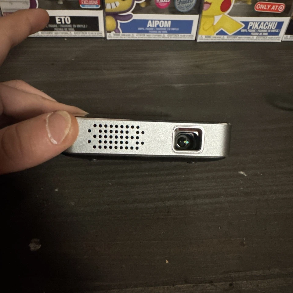 Kodak Luma 75 Ultra Mini Projector, HD 1080p Support DLP Pico Projector - Black - Image 2 of 4