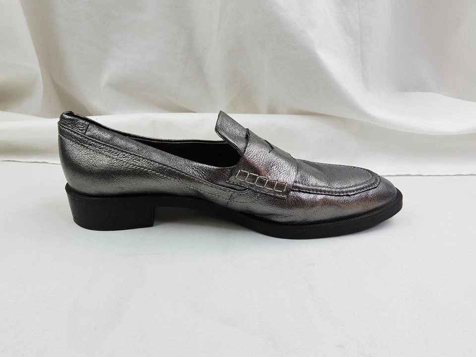 Mocasines Zara para mujer talla 39 (US 8) plateados/grises sin cordones punta centavo Foto 2 de 4