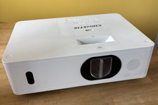 Christie LCD Projektor LWU502 defekt für Bastler siehe Fehlerbeschreibung