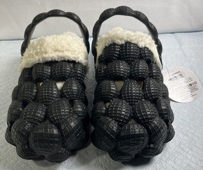 Woman s Bubble Clogs with Faux Fur Size Small 6 New!