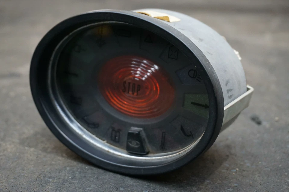 Dash Dashboard Warning Light Oval Gauge Pod Jaeger OEM Maserati Merak 1975 - Image 4 of 4