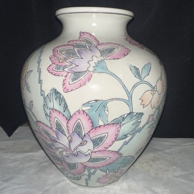 Vintage WBI Chinese Chinoiserie Enameled Porcelain Mantel Vase 12-1/4'' Tall 