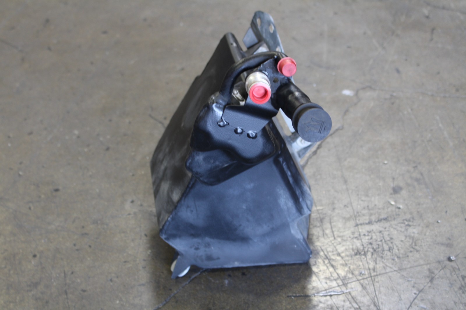 Maserati Quattroporte, Engine Oil Tank, Used, P/N 204295