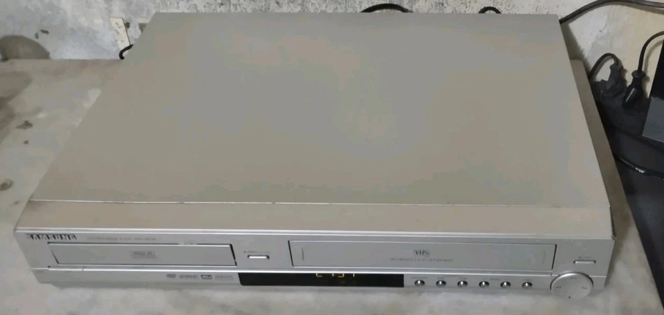 SAMSUNG COMBO LETTORE DVD/VHS 6 TESTINE STEREO CON TELECOMANDO  - Immagine 4 di 4