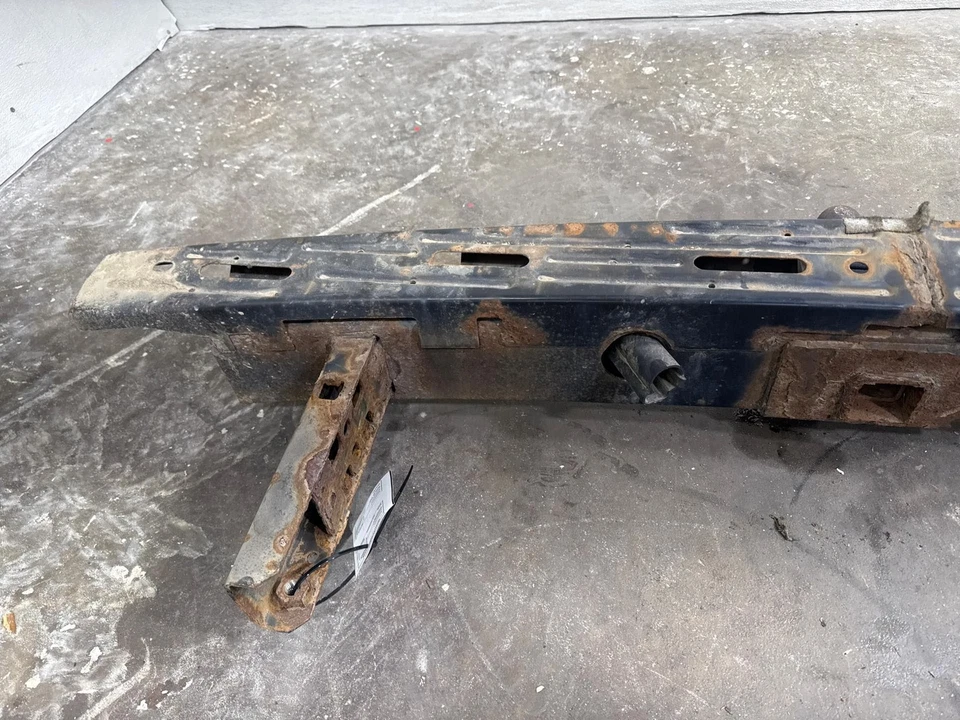 Feixe de reforço de para-choque traseiro Chevrolet Tahoe 2004-2014 fabricante de equipamento original - Imagem 3 de 4