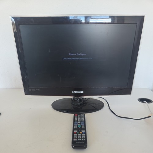 Samsung UE22C4000PW 22′′ LED TV / Monitor - HD Ready - gebraucht gut mit Ständer