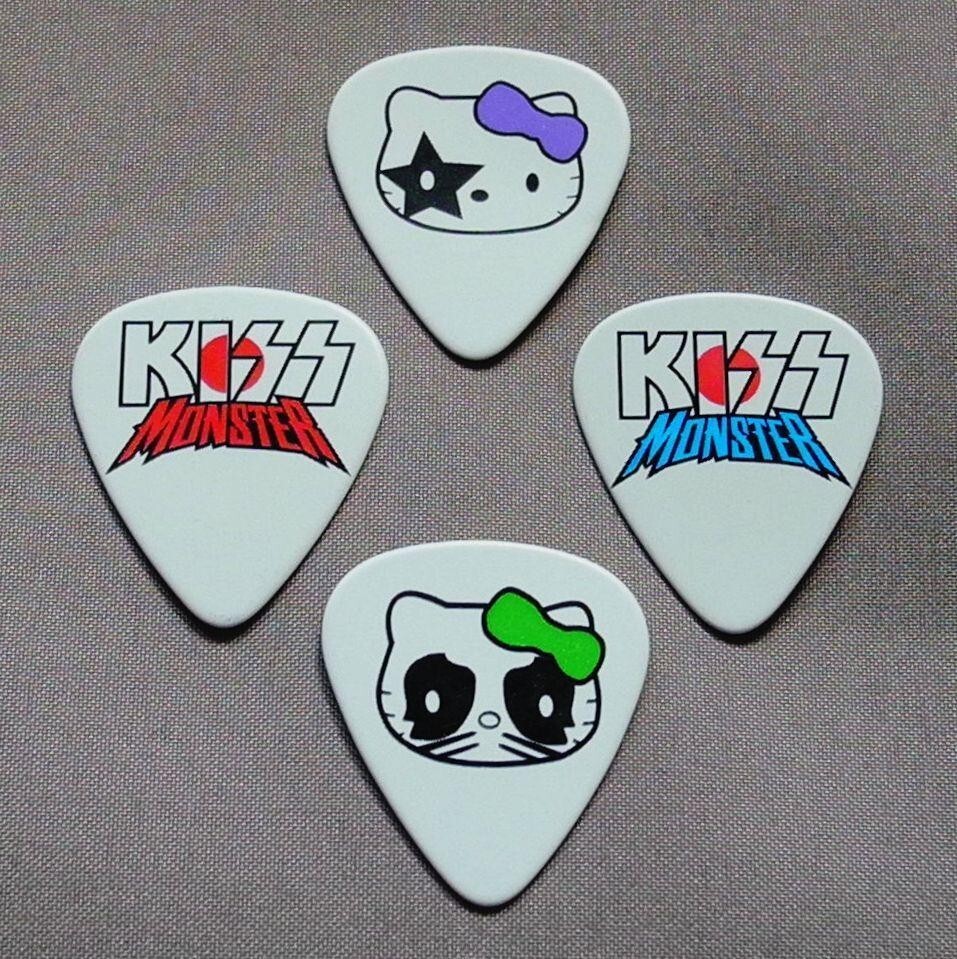 KISS Monster Japan Tour 2013 HELLO KITTY Guitar Pick limited From