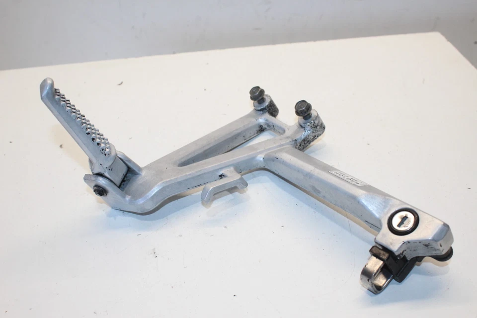 Honda CBR600 F2 1991-1994 estriba trasera izquierda y soporte OEM Foto 4 de 4