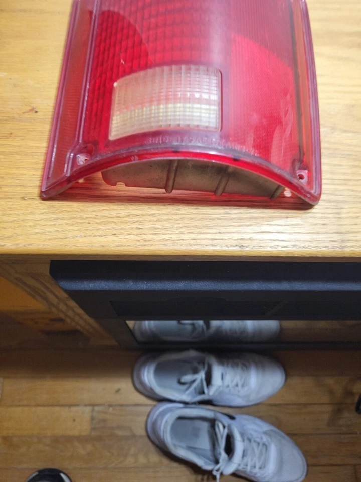 Camión Chevy GM 73-87, blazer K5, suburban, lente de luz trasera C10 Rh Passeng OEM bonita Foto 3 de 4