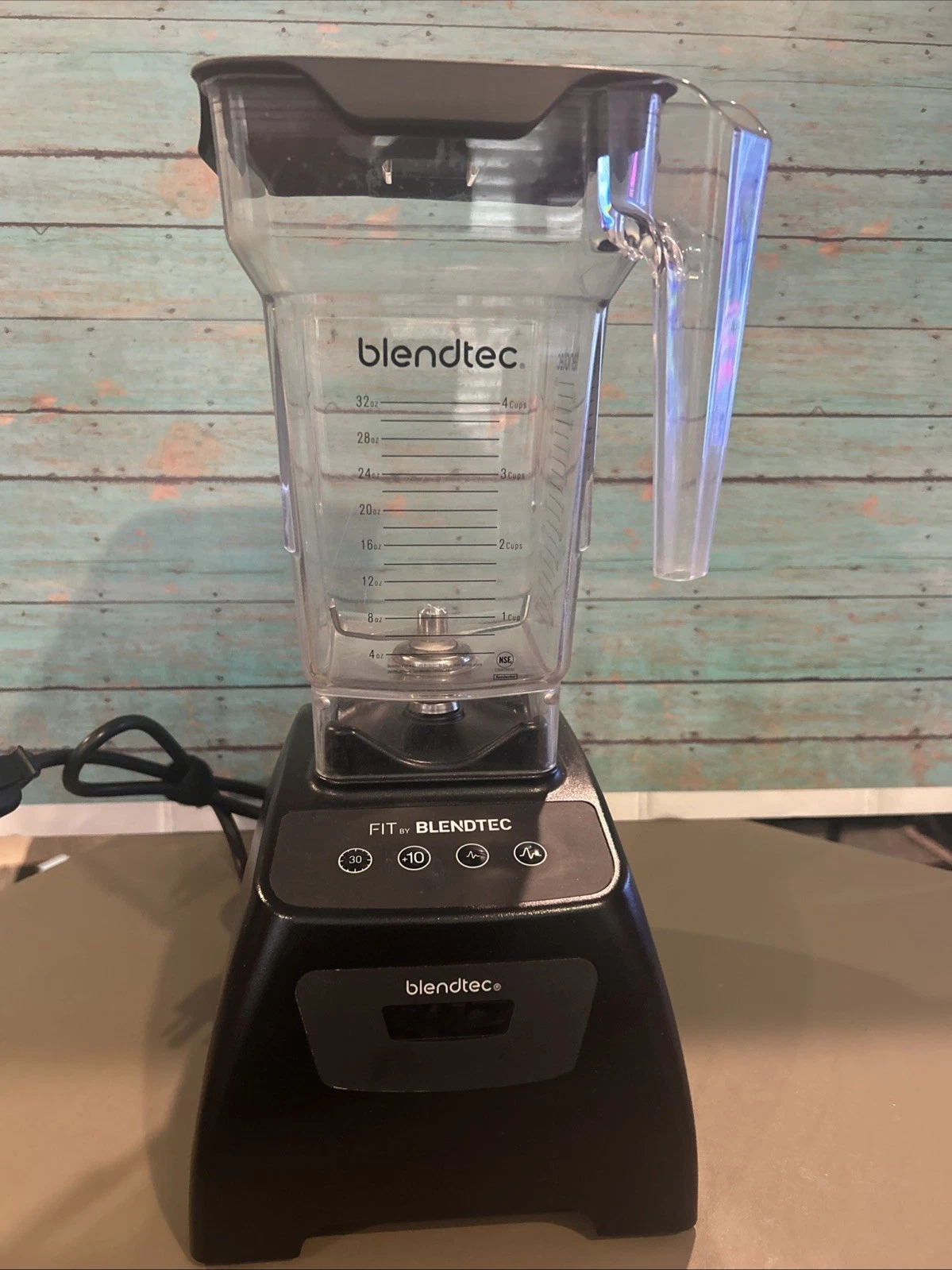 Blendtec CTB2 Classic 570 Black Fit Blender 1552 Works Great
Opens in a new window or tab