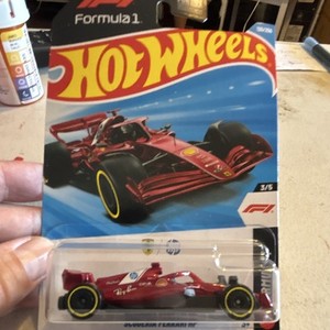 Hot Wheels Formula 1 Diecast Car 1:64 Scuderia Ferrari HP Leclerc 2025 JJJ78