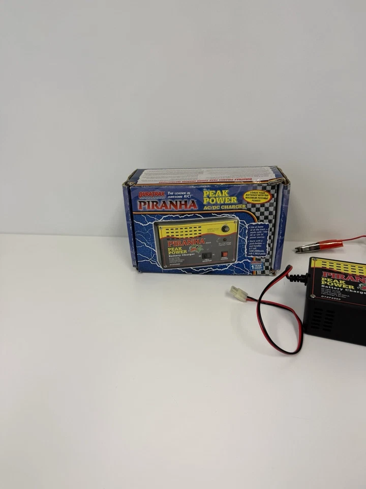 Duratrax Piranha  Digital Peak Battery Charger -NiCd/NiMH Charging Programmable - Image 2 of 4