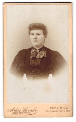 Fotografie Atelier Gericke, Berlin-SO, Skalitzerstr. 54 c, Junge Dame im modisc 