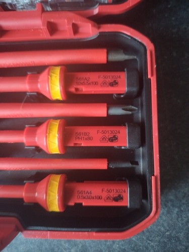 Electrician Insulated Screwdriver Set 1000V Tolsen 13pc Electrical Screw Drivers - Picture 3 of 8