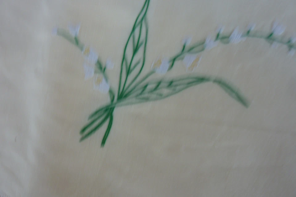 Drap vintage jamais utilisé bouquet de muguet jour 215 par 298 - Photo 4/4