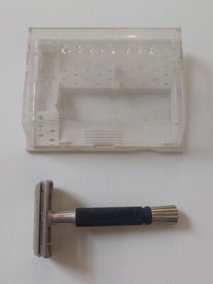 Vintage Gillette 1967 M2 Platinum 3071856 Razor Black Handle w Case