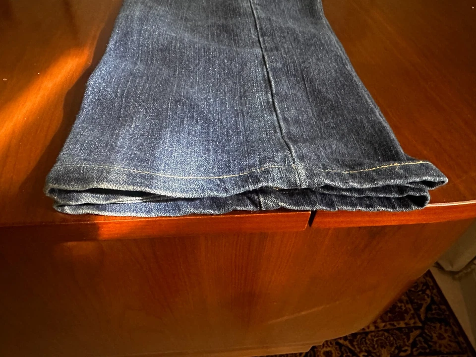 Vaquero urbano Billy Super T con costuras doradas y naranjas True Religion talla 36/34 Foto 4 de 4