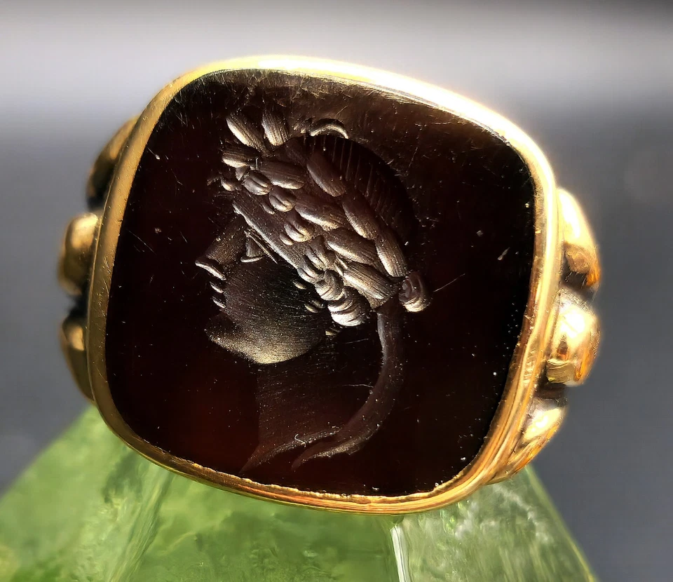 ¡Anillo vintage de oro amarillo macizo de 10 quilates con hematita intaglio antiguo guerrero para hombre!! Foto 2 de 3
