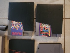 Nintendo NES Console 2 Controllers Zapper &bull; 20 Games Cleaner  Adapter Huge Lot