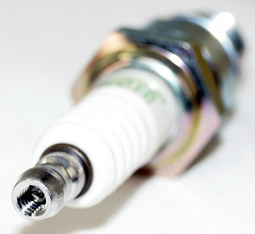 4 Pack Genuine Authentic NGK 7082 Platinum Spark Plugs G-Power BPR5EGP - Picture 8 of 9