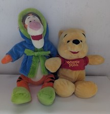 Winnie the Pooh Bär 27cm & Tigger mit Bademantel 36cm - Disney  Stofftier 