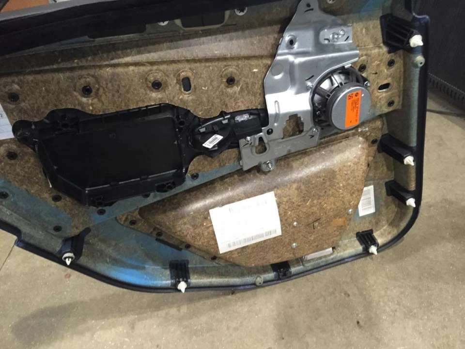 08 09 10 Panel de moldura de puerta trasera derecha BMW 550i, cuero, negro. LCSW con moldura de madera Foto 2 de 4