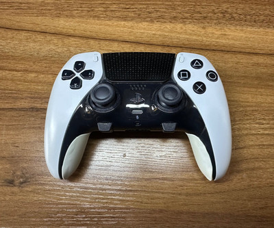 Sony DualSense Edge Wireless-Controller mit Paddles und Zubehör