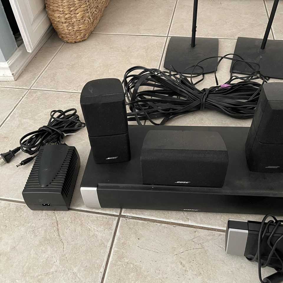 Altavoces Bose Lifestyle Clase V 5.1 Consola Cables Soportes ADAPTiQ Configuración DVD Foto 2 de 4