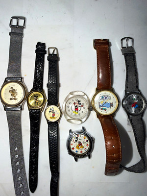 Vintage Disney Mickey Mouse Watch Lot of 7 - 4 RUNNING & WORKING!
