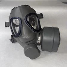 EUC Gas Mask Possibly Avon See Pics