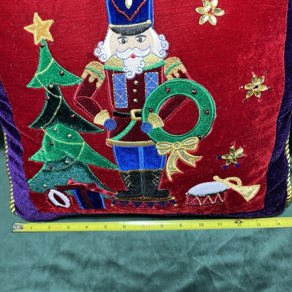 Almohada Cascanueces Ralph Lauren De Colección Terciopelo Púrpura Decoración de Navidad Foto 2 de 4