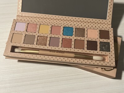 kylie cosmetics カイリーコスメティクス アイシャドウパレット 楽天