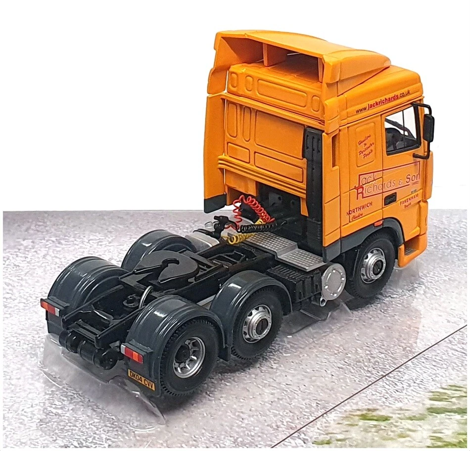 Corgi 1/50 Scale CC13218 - DAF XF Space Cab Truck Jack Richards & Sons - Yellow - Image 2 of 4