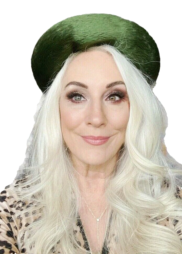 Sombrero de fieltro de piel verde Martesse vintage años 50 Cloche sandía Rivoli cristal OS Foto 3 de 4