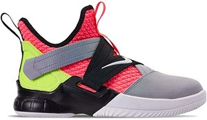 lebron soldier 12 grade school